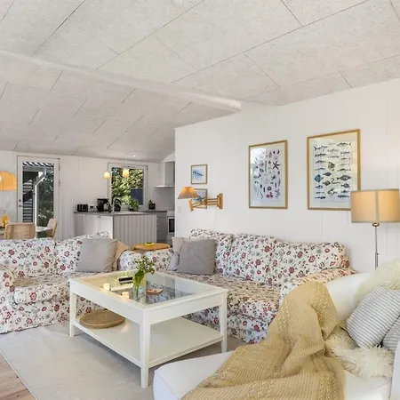 Frede - 600m From The Sea By Interhome